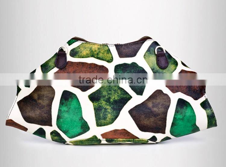 Fahionable giraffe pattern leather make up bag and ladies clutch bag