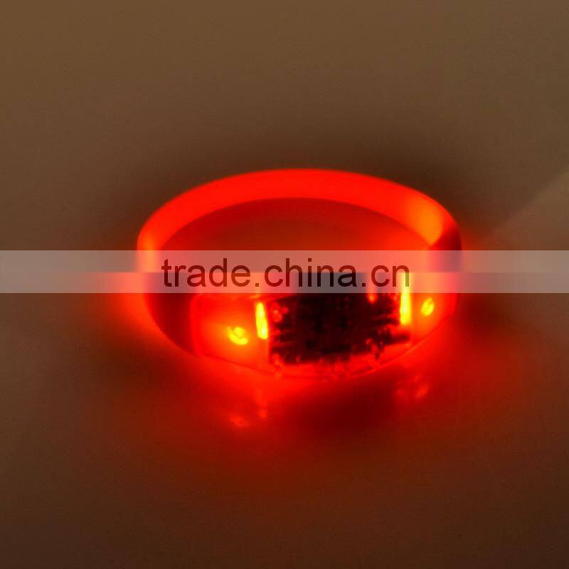 2015 hot Novelty custom led light bracelet