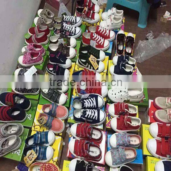 Trade Assurance Wholesale stock low price men canvas shoes high quality $1.5 dollar shoes