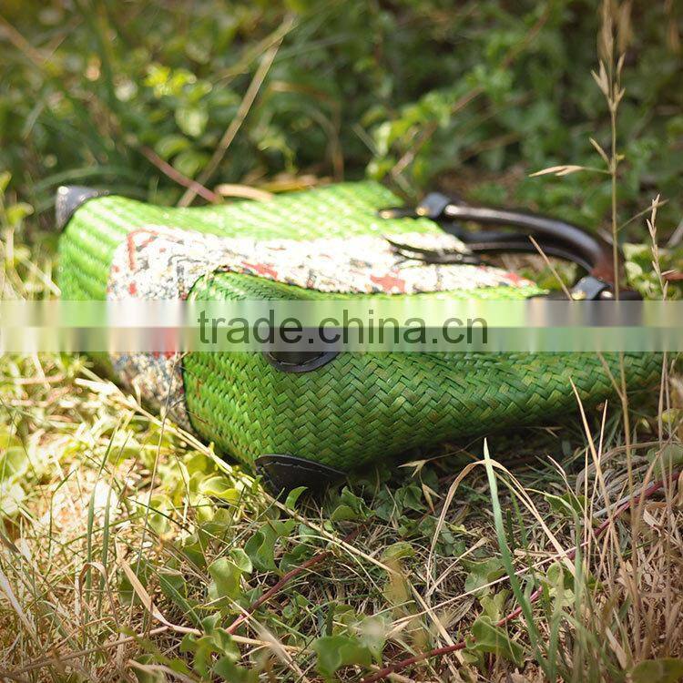 Top quality wood handle beach bag green thailand straw bag