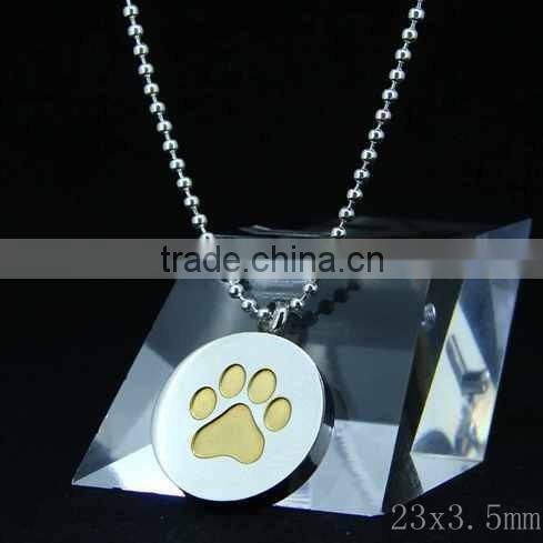 round pendants with enamel patterns