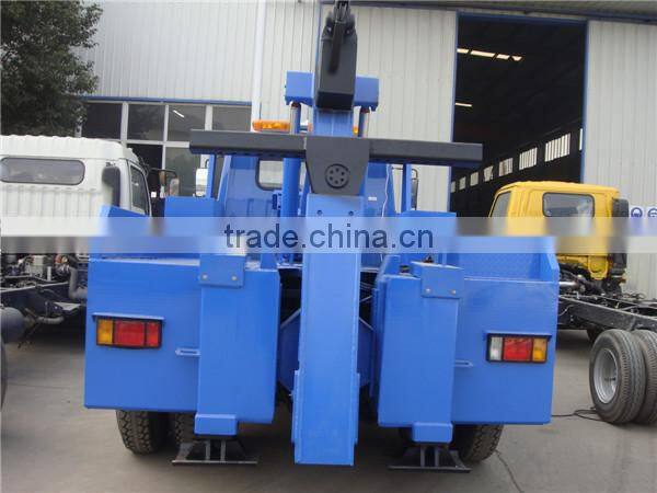 cheap dongfeng long head wrecker towing truck for sale 140HP