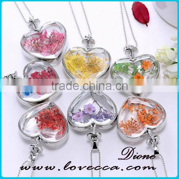 Cheap Golden Plated Alloy Chain Glass Heart Pendant Dry Flower Necklace