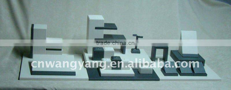 window leather jewelry display set