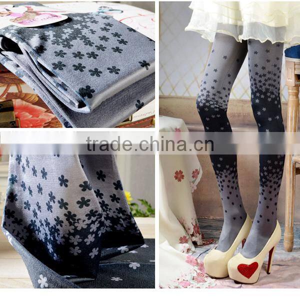 Japanese Harajuku small floral gradient white printing pantyhose