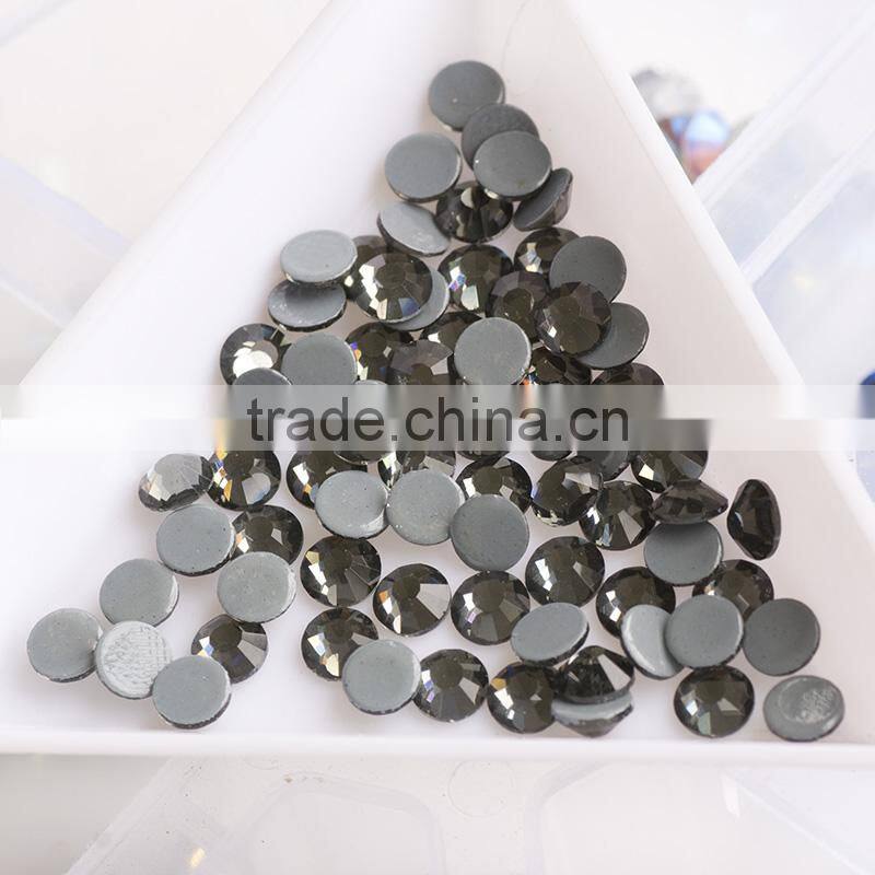Remarkble wholesale strass hotfix rhinestones for decoration