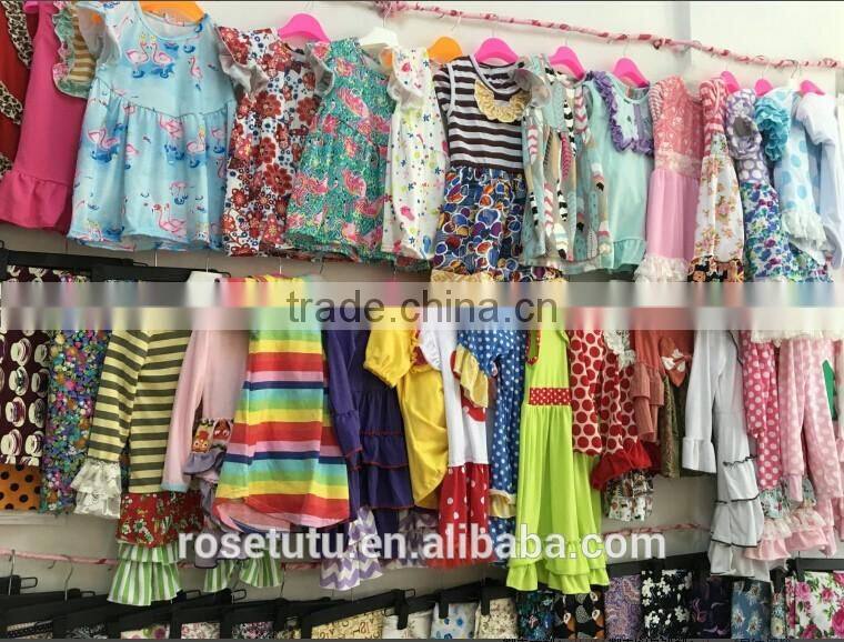 Printed with a beautiful pattern with the girl's dream of the same beautiful and generous cotton princess Christmas dress