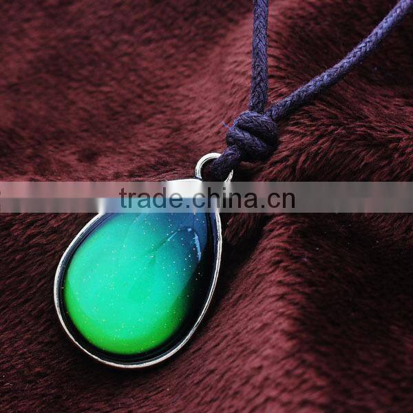 New Trendy Safe Material Elegant Stone Jewelry Teardrop Necklace for Retailer