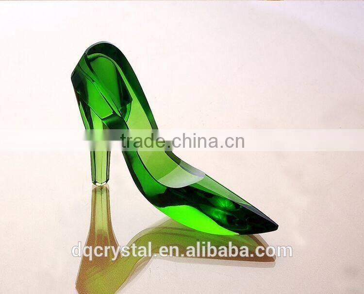 Beautiful crystal carving shoe for crystal carved wedding decoration gift