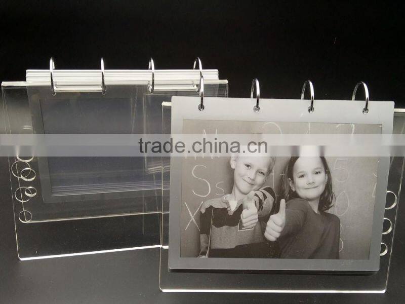 2016 Hot Sale Clear Acrylic V Shape Table Calendar Desk Calendar Display