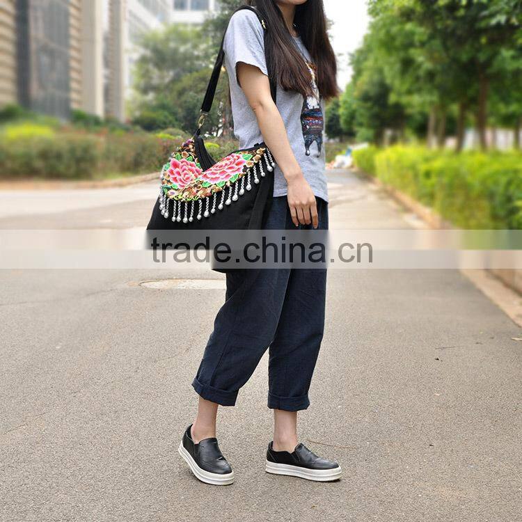 Embroidery shoulder bag canvas women handbag cheap lady bag embroidery bag with bells