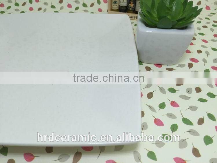 Stocked ceramic porcelain plate wholesale serving dishes for daily used