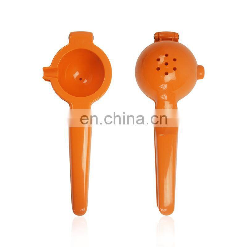 Wholesale Kitchen Accessories Food Grade Plastic Lemon Squeezer Fruit Tool