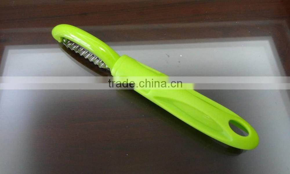 Fruit and vegetable peeler