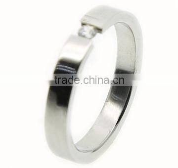Stainless steel wire cut simple design mattle finished ring jewelry with one cz stone