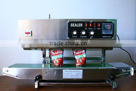 Plastic bag sealing machine