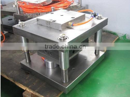 Aluminum foil plate making machine