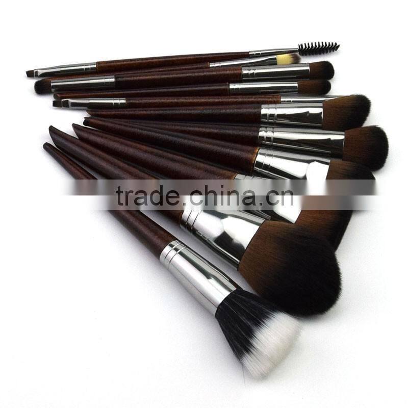 2017 NEW good quality sandalwood makeup brush personalized