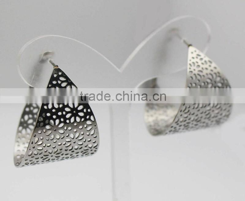 Women Simple Trendy Styles Stainless steel Hoop Fashion Earrings for Wedding Designs
