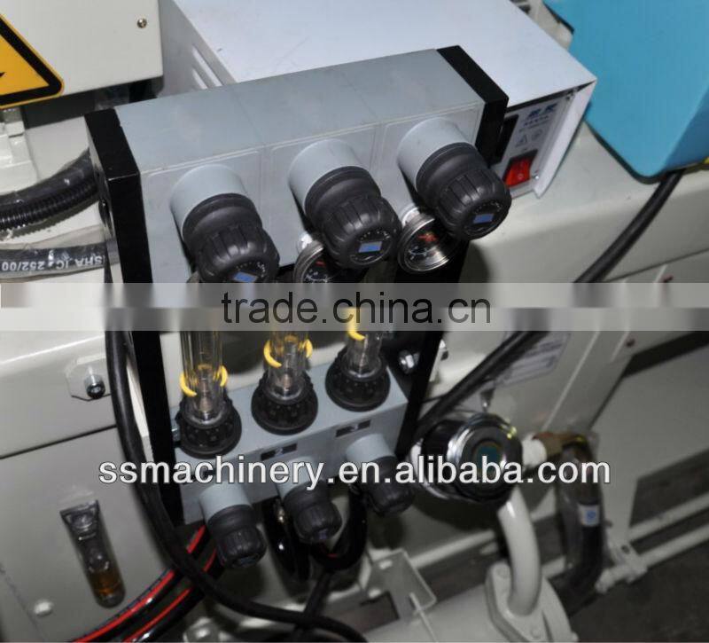 Servo motor small injection moulding machine