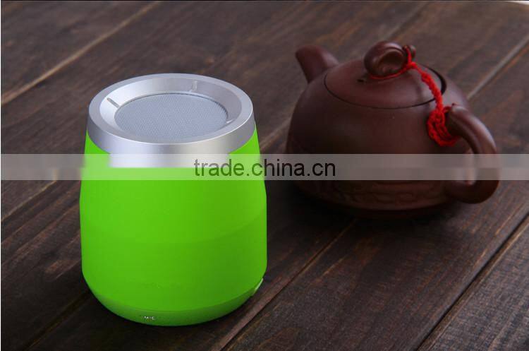 Cheap Fashion Design Mini Wireless FM Mini F-100 Bluetooth Support TF Card Bluetooth Speaker with Good Sound Effect