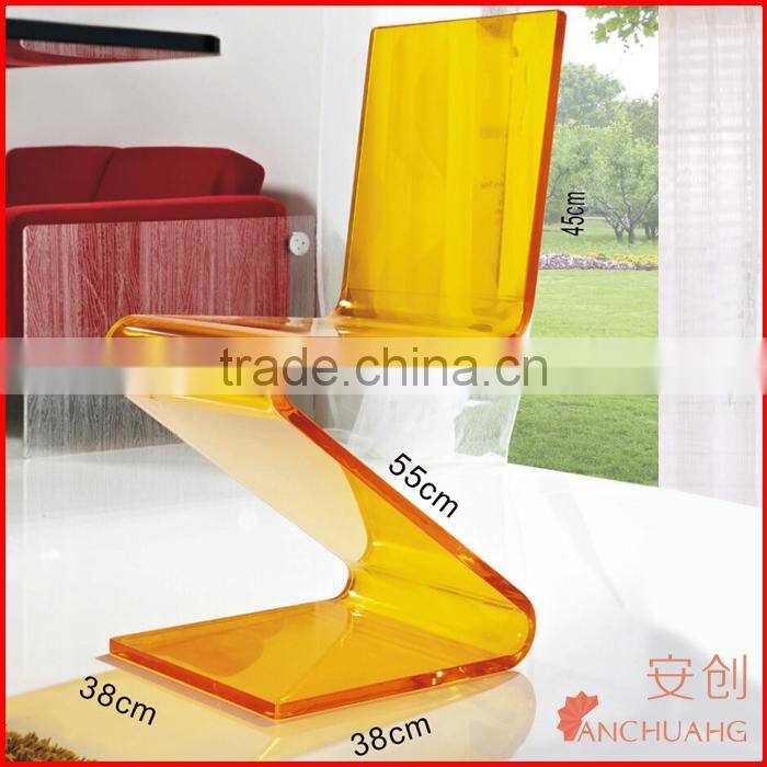 clear acrylic table and chairs