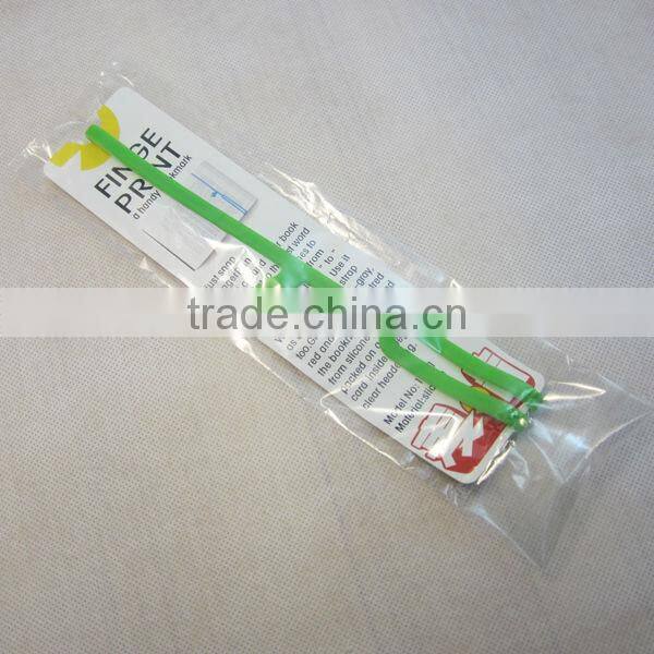silicone made beautiful 3d pointing finger bookmark