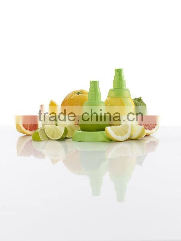 Manual Citrus Juicer and Food Sprayer Set