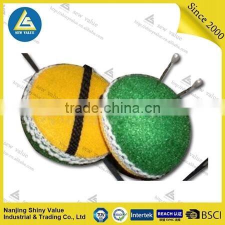 Put on wrist type round shape needle pin cushion for needle protection