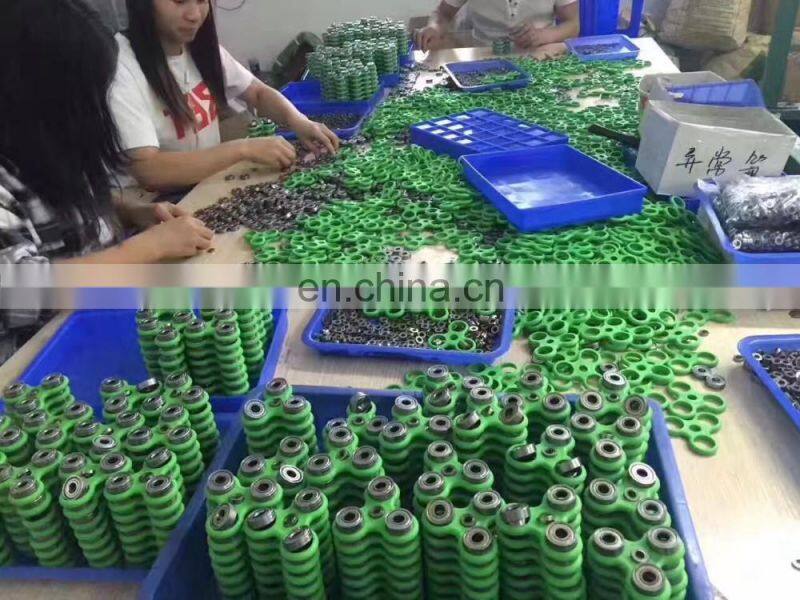 Wholesale hot selling 2 bearings fidget spinner finger toy 2017