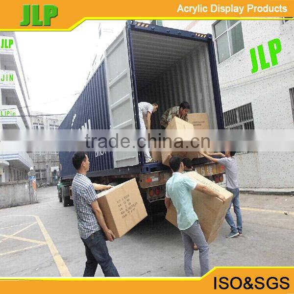 Manufacturing customized mirrored acrylic candelabra for christmas day