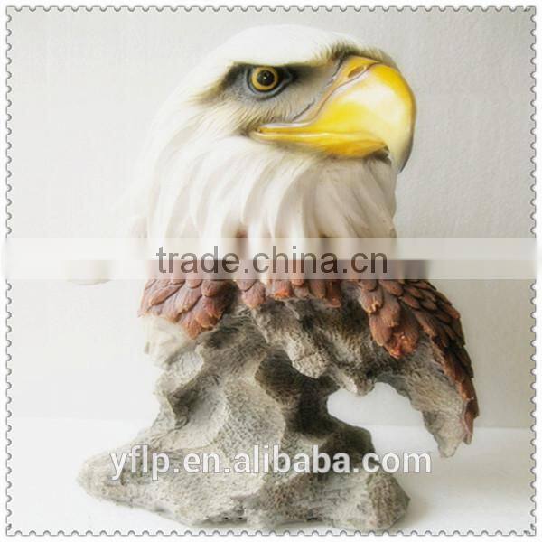 Resin Gliding Animal Eagle Figurine for Home Decoration