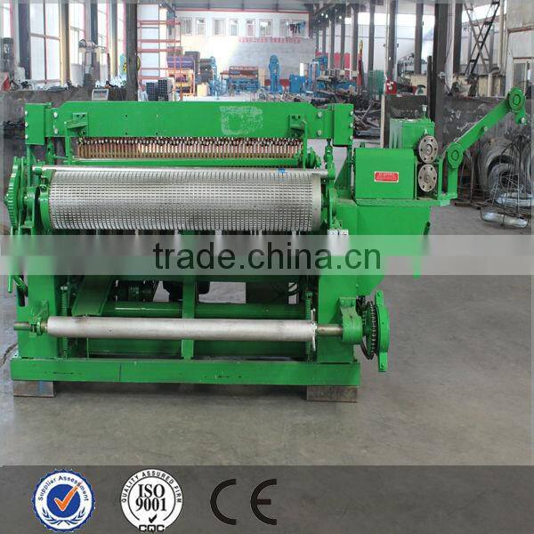 HTK Factory Welded roll wire mesh making machine price