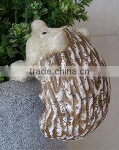 antique finish Climbing hedgehog hanger garden animals decoration