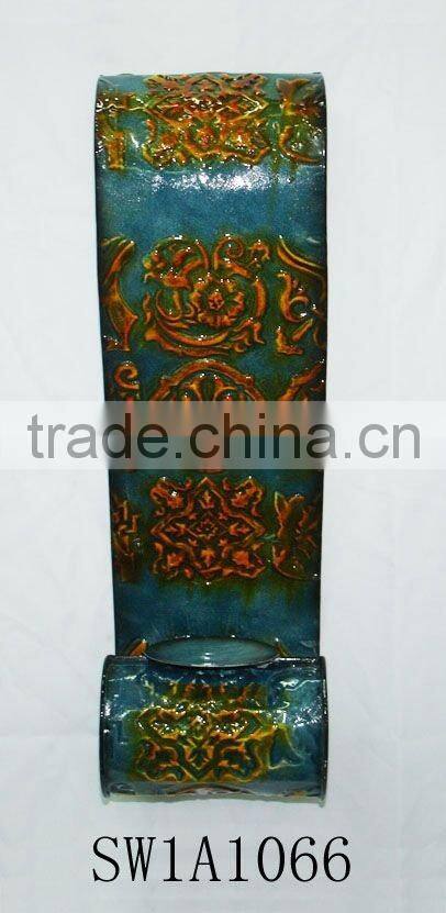 decorative S-shape candle holder