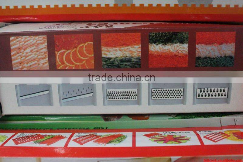 Vegetable Combo Grater and Slicer with 5 different blades