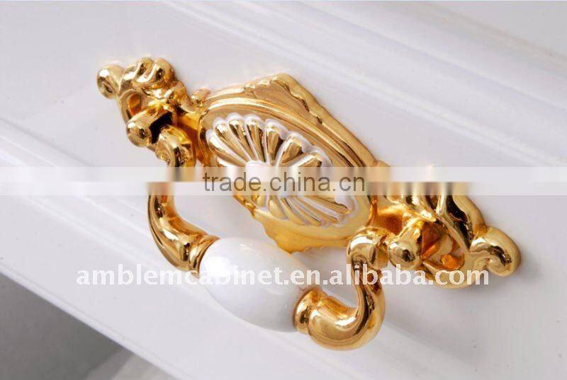 White Lacquer wardrobe