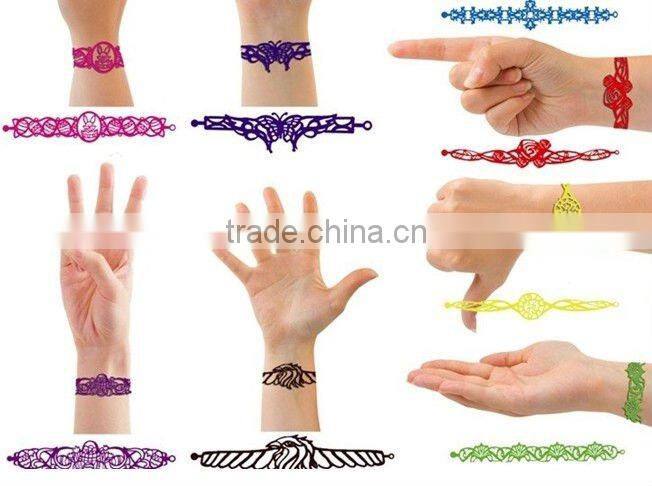 2013 the most popular hign quality custom design silicon hollow bracelet