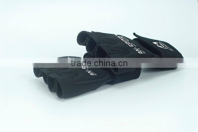 2016 Wholesale High quality UFC MMA Gloves Wining Sports Twins Fighting Training Grant Kickboxing Sparring Gloves In PU leather