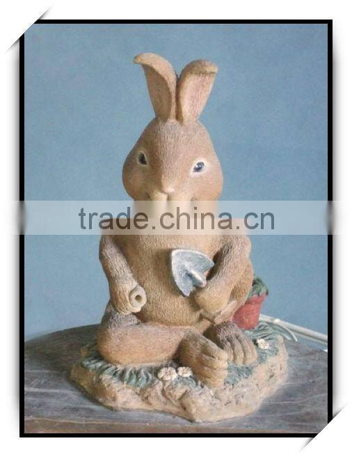 Resin Garden Animal Decoration rabbit with a shovel hera