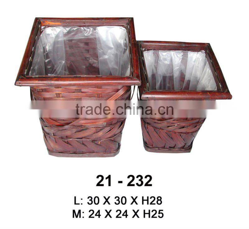 Square lined bamboo planter