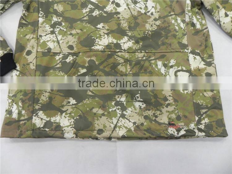 Waterproof Breathable Hunting Jacket Medium Camo Mossy Oak