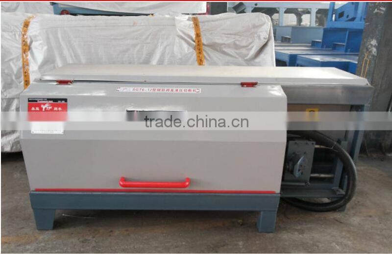 Easy operation hydraulic reinforcing steel bar straightening and cutting machine