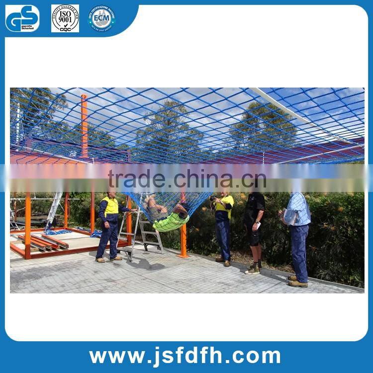 High strength safety net for playground