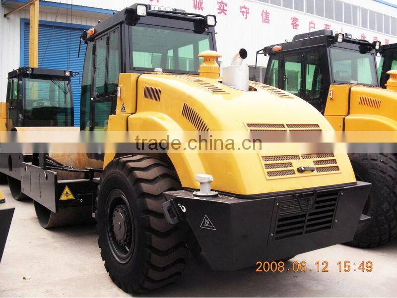 Hydraulic vibratory roller with advanced motor for sale