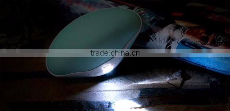 Shell charge hand warmer Portable mini hand warmer Electric heating treasure with mobile power supply and electric torch