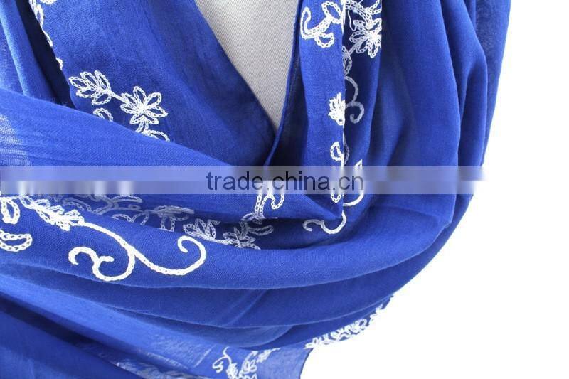 Charm Elegant Flower Embroideried Cotton Hijab Scarf Women