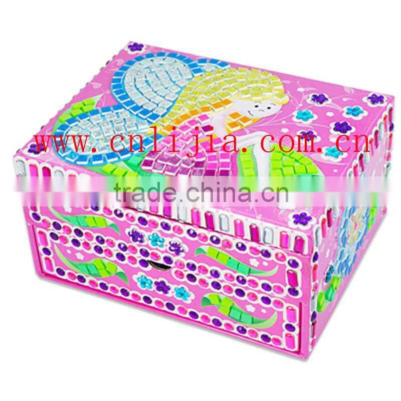 Decorate your own jewellery