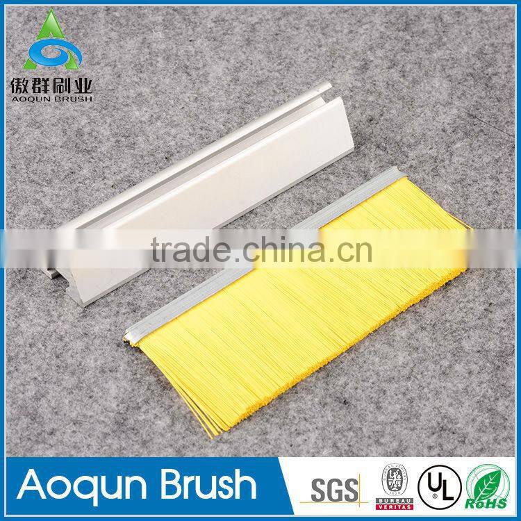 Easy to use inclined lift brush