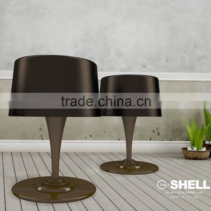 Contemporary European led design metal table lamp for the house